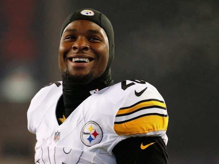 Le'Veon Bell trolls Steelers on Twitter amid holdout after Pittsburgh ties Cleveland to open 2018 season