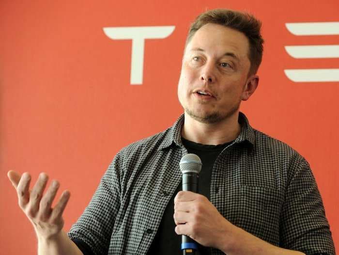 Here's what legal experts are saying about the SEC's decision to sue Elon Musk