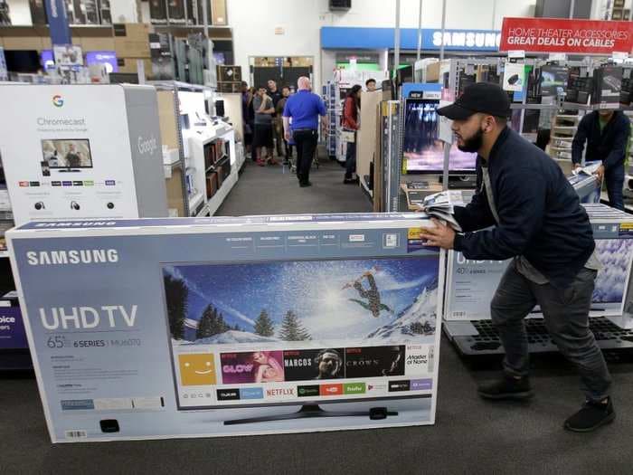Best Buy kicks off Black Friday early and opens again on Thanksgiving