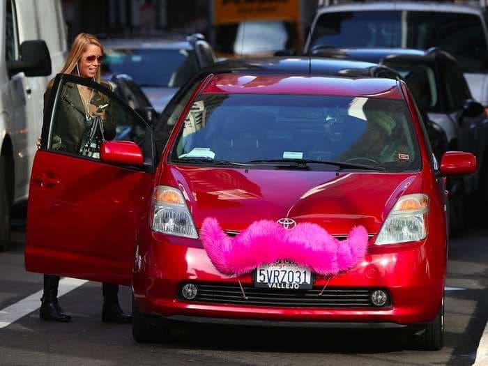 Traders are waging a nearly $1 billion bet against Lyft and still have lots of 'dry powder'