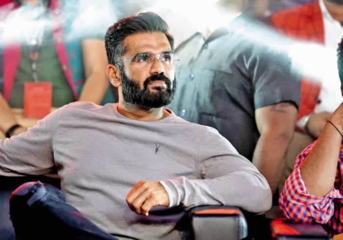 Suniel Shetty makes another bet on the Indian startup industry – invests in fitness startup SQUATS