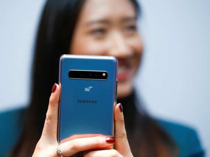 How to hide text messages on a Samsung Galaxy S10, and lock your Messages app with a password