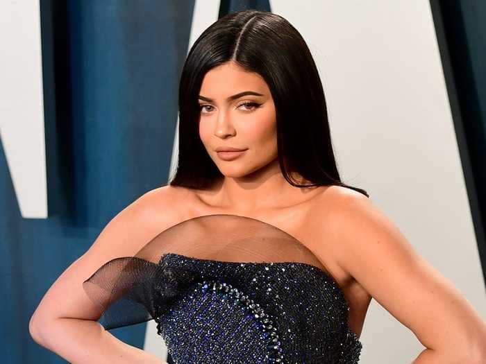 Kylie Jenner posted a poorly-edited picture on social media, and fans called out the makeup mogul for her blunder