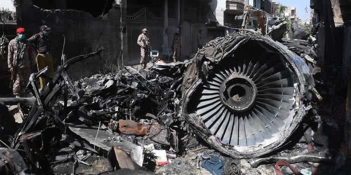 Pakistan's national airline has grounded 150 pilots after an investigation into the Karachi crash highlighted exam cheating and fake flying licenses