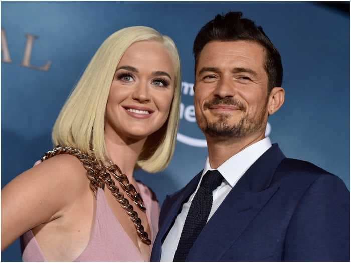 Katy Perry and Orlando Bloom announced the birth of their daughter Daisy Dove with a photo on them holding her tiny hand