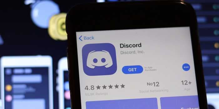 How to directly reply to messages on Discord using a computer or mobile device