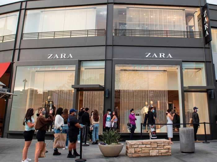 Zara shoppers complain of hour-long lines, messy stores, and poor customer service, as the retail industry struggles with a labor shortage