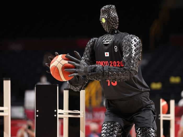 The star of Team USA's embarrassing basketball loss to France was a robot making shots from halfcourt at halftime