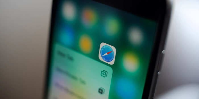 How to set a custom background in Safari browser tabs on your iPhone
