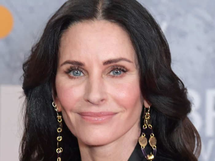 Courteney Cox says she doesn't remember filming 'so many episodes' of 'Friends'