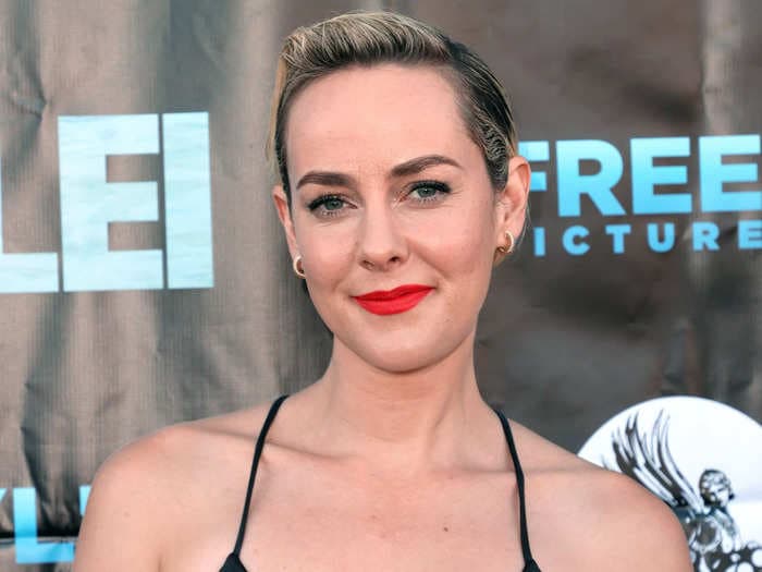 Actress Jena Malone helped rescue an injured dog during a citizen's arrest in Hollywood