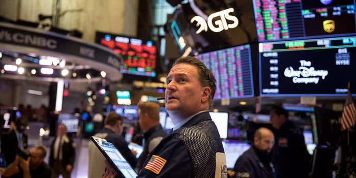 Nasdaq drops more than 2% to lead US stocks lower as the major indexes return to weekly losses