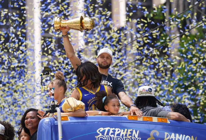 A literal goat wearing a Steph Curry jersey made an appearance at the Warriors' NBA championship parade