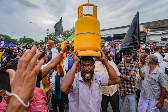 People are waiting in line for days to get gas in Sri Lanka as the country's economic crisis deepens