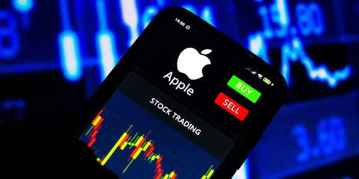 Former Apple lawyer in charge of tackling insider trading pleads guilty to insider trading, DOJ says
