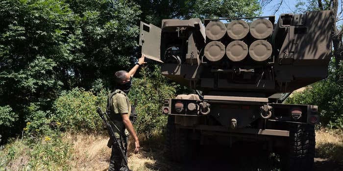 Ukraine's celebrated HIMARS weapons have a 2nd payload: Pushing troops to keep going, military experts say