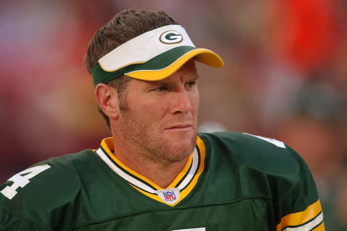 Brett Favre says he had 'thousands' of concussions while playing in the NFL
