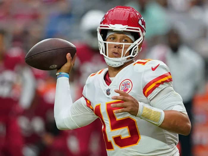 Patrick Mahomes lit up the Cardinals after they threw out the playbook on containing the electric QB