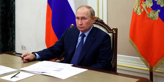 Many of Putin's Kremlin elite oppose the Ukraine war, report says