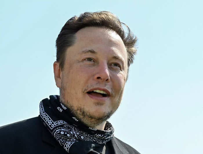 Elon Musk says he is 'obviously overpaying' in his $44 billion deal to buy Twitter