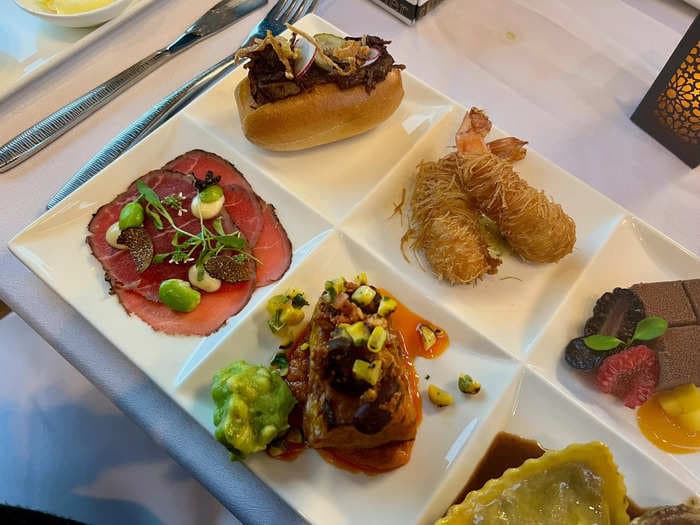 I tried Qatar's gourmet business class meals &mdash; including the airline's limited-time FIFA World Cup menu &mdash; and found the restaurant-grade food is sure to impress travelers