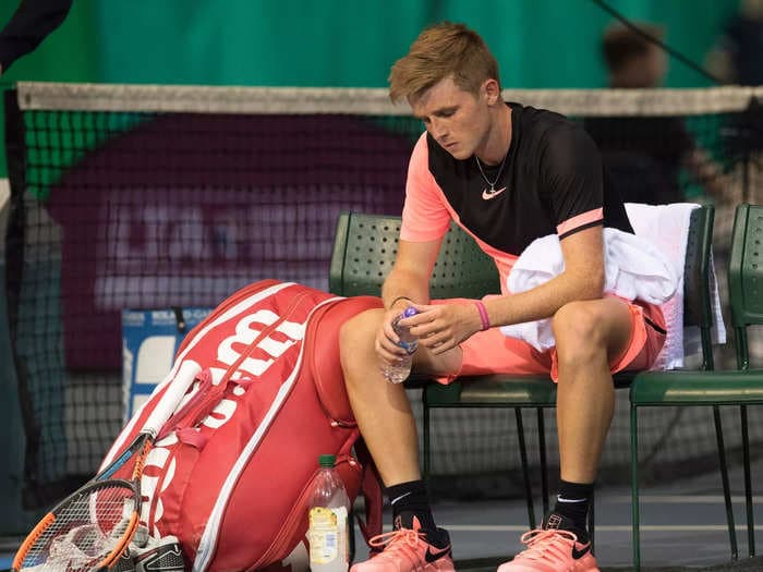 Pro tennis player explains how many players actually lose money every year
