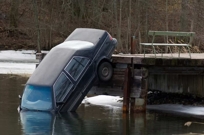 How to survive if you drive your car into a body of water, according to survival experts