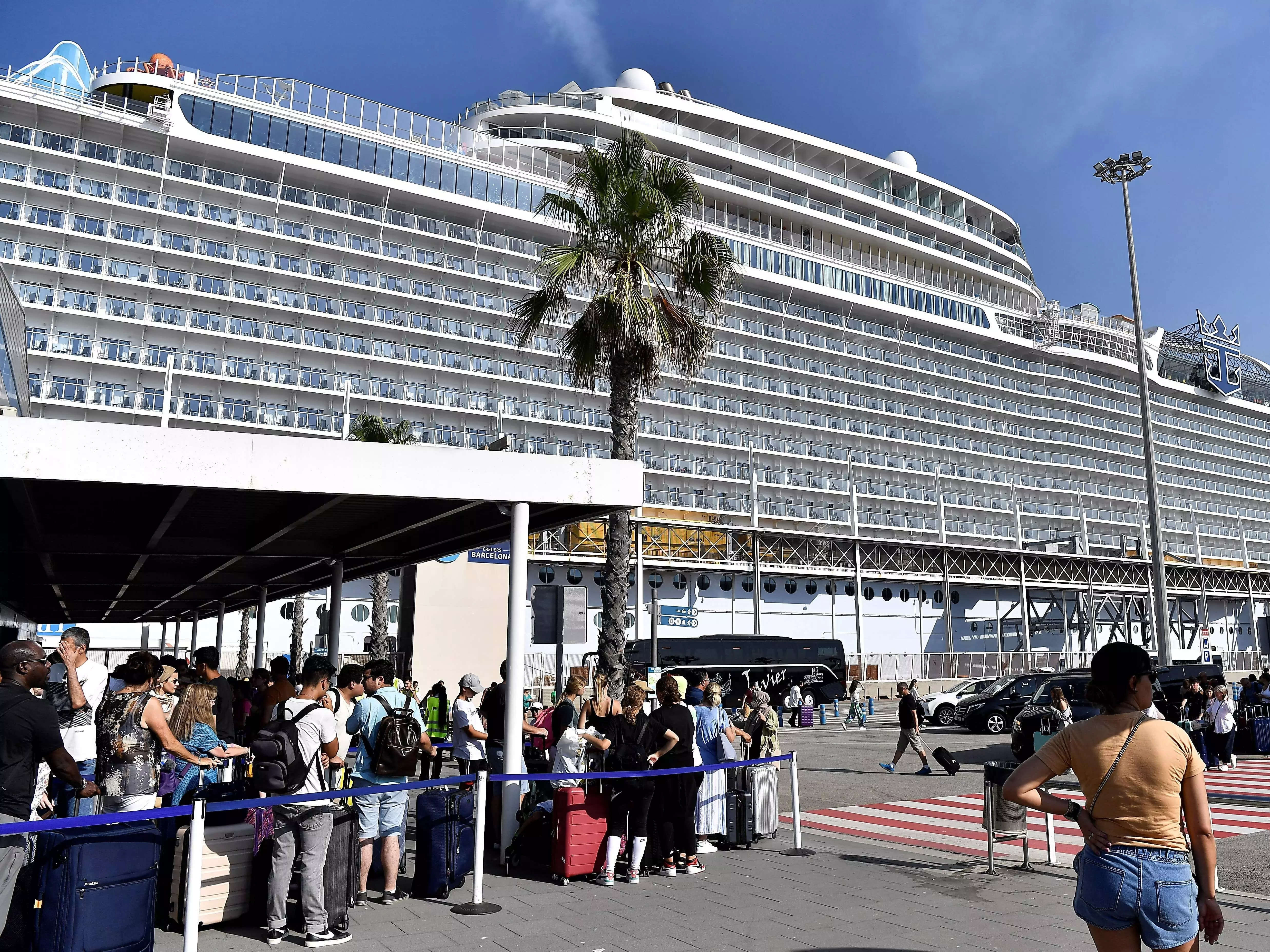 https://www.businessinsider.in/photo/100535540/family-stands-to-lose-nearly-6000-in-airfare-and-hotel-costs-after-they-were-bumped-from-an-overbooked-cruise-ship.jpg?imgsize=2249514