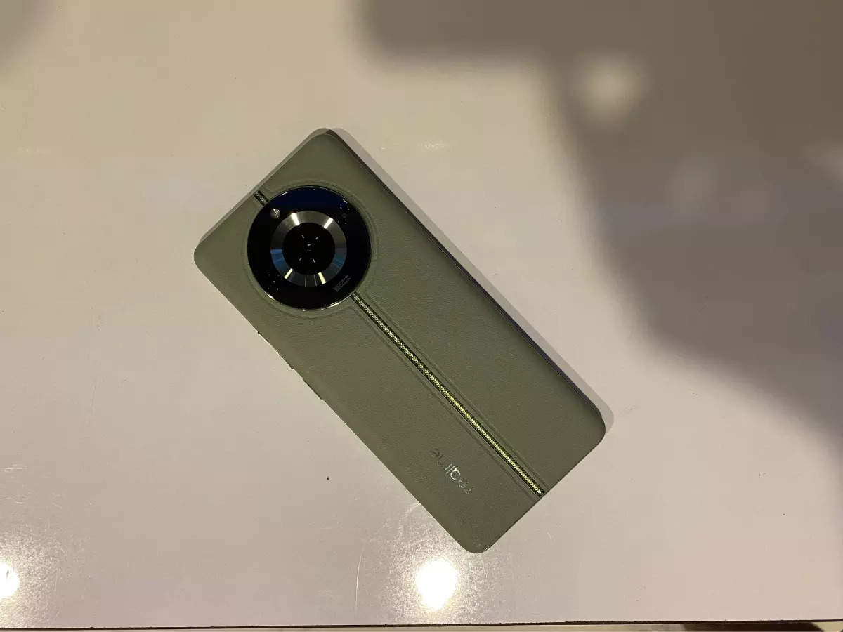 Realme 11 Pro Plus Review  Best Camera Phone under 30000 ? 
