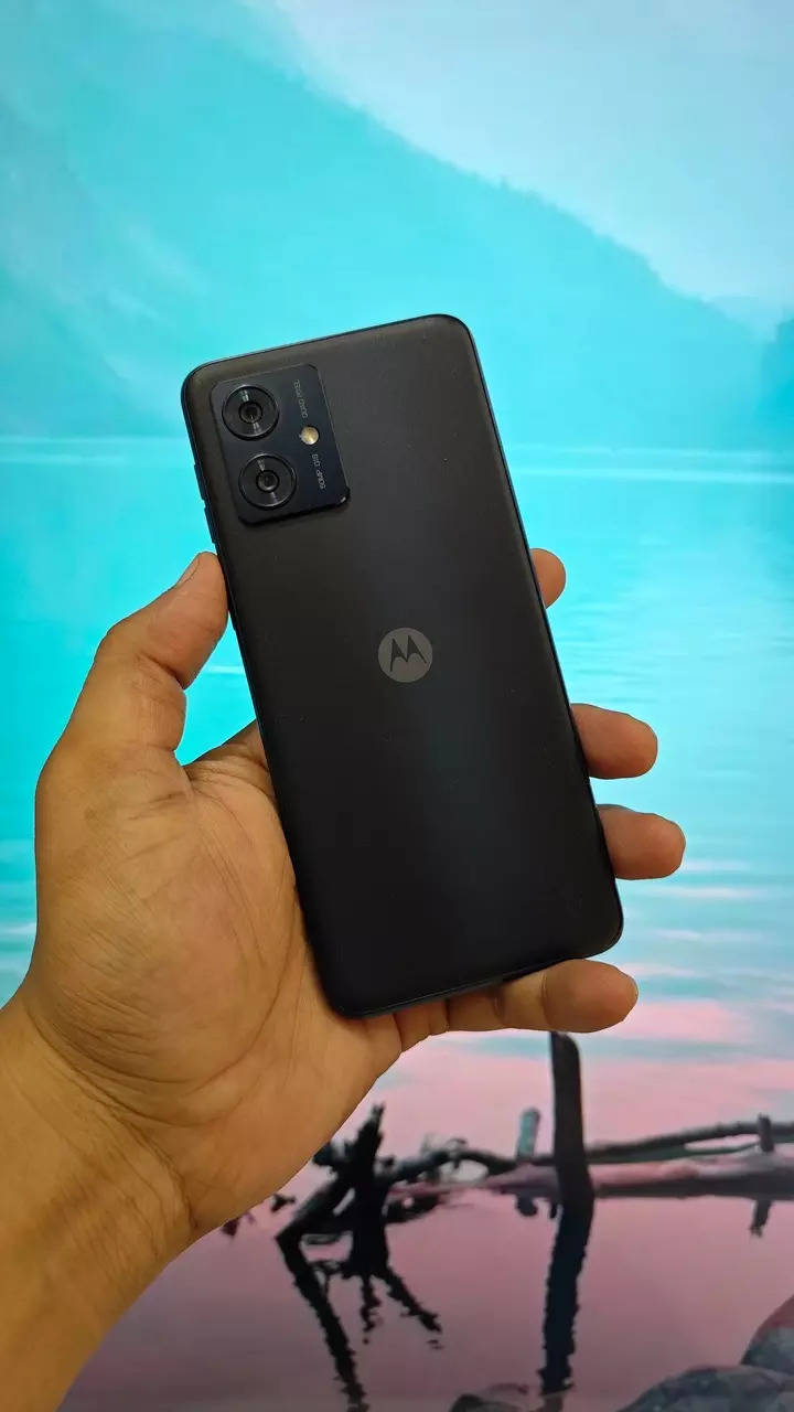 Moto G54 5G joins the budget phone race with a 6,000mAh battery