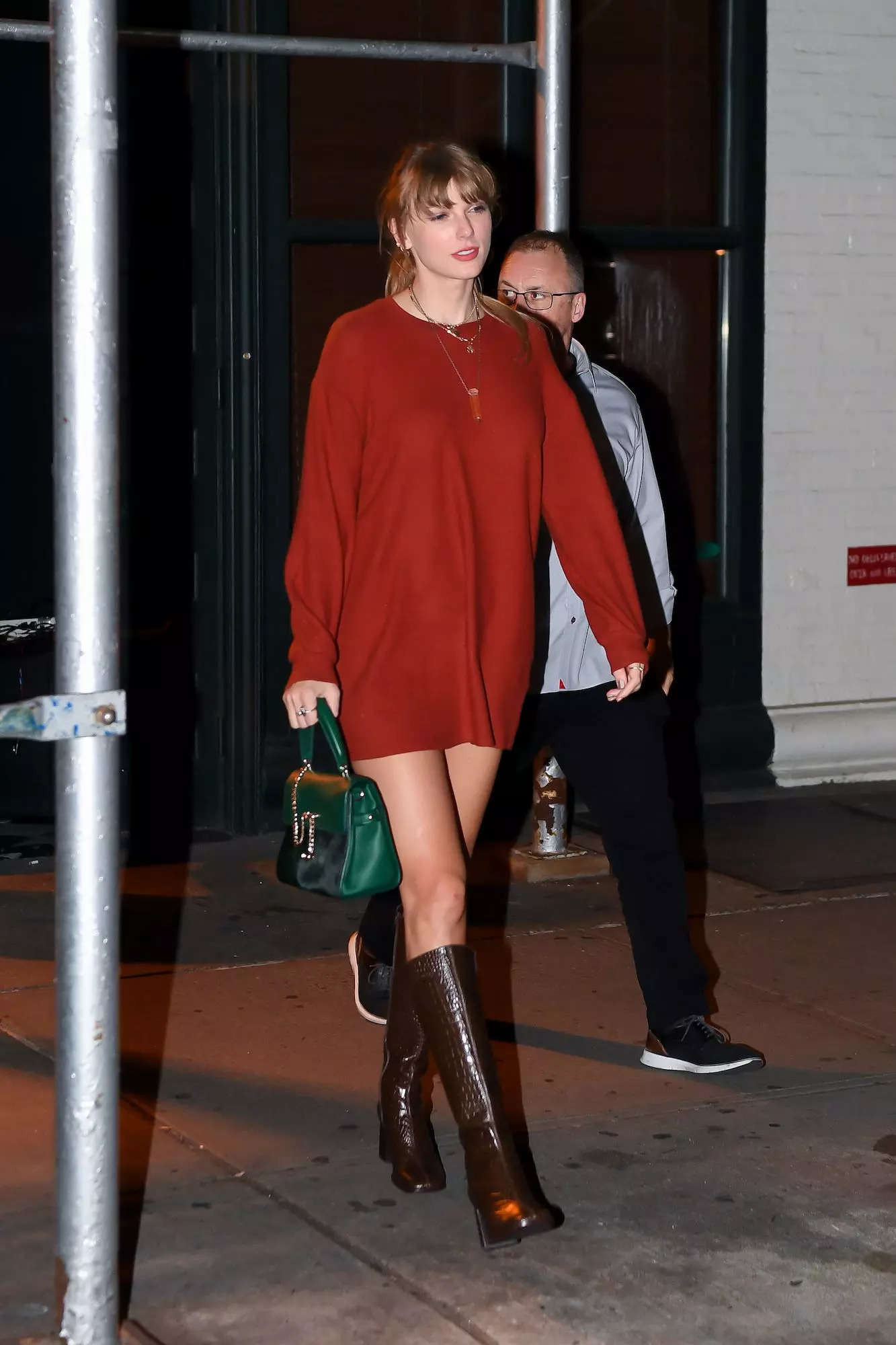 Why is everyone so obsessed with Taylor Swift's style? It's because she's  the girl next door — but better