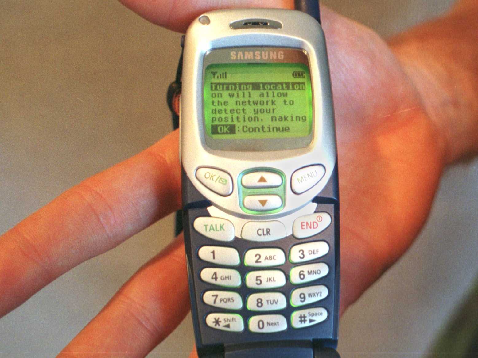 Звуки старого самсунга. Samsung 1990 Phone. Samsung первые телефоны. Samsung smartphone 1990. Самсунг 1995.
