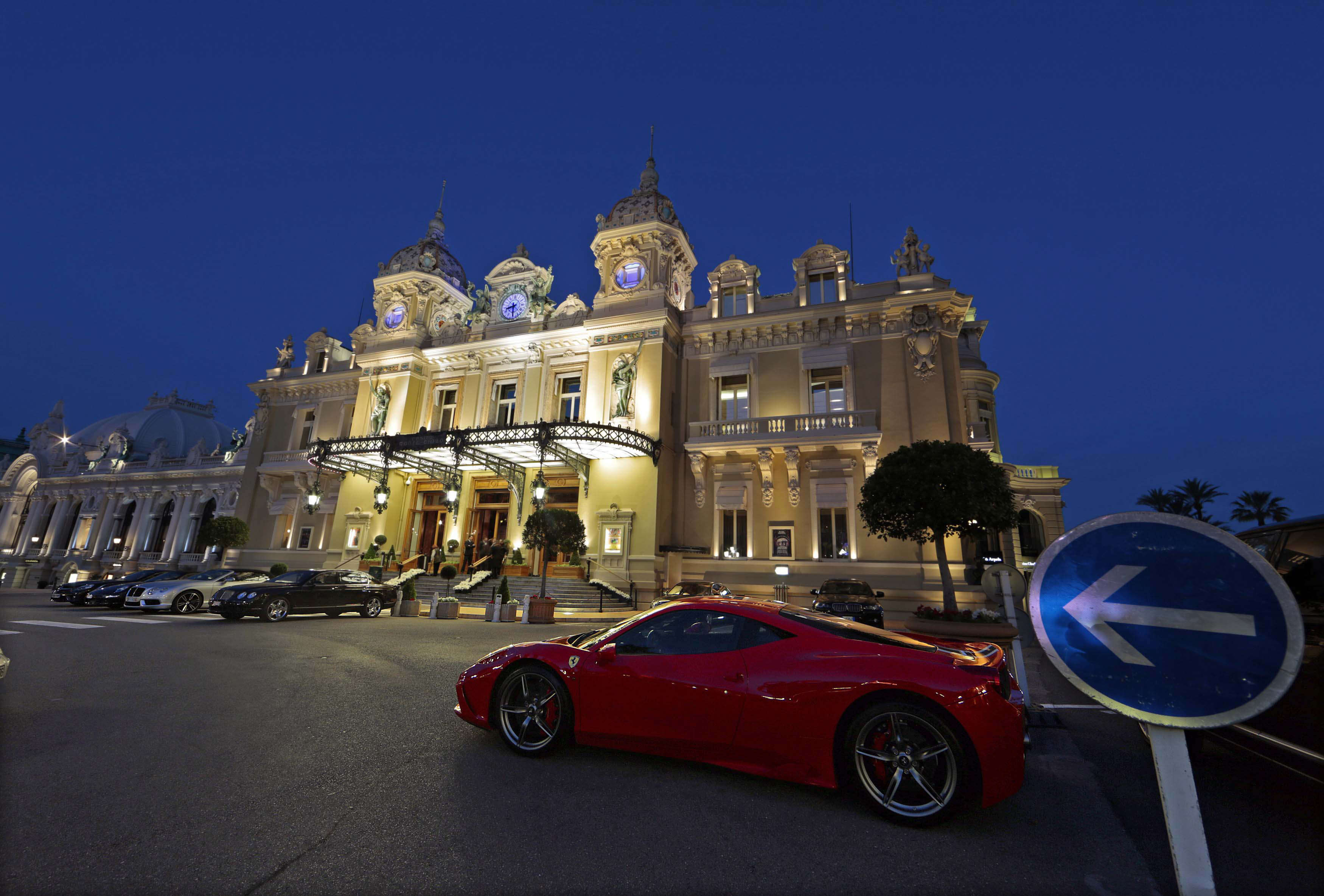 Самый дорогой город для жизни. Казино Монте-Карло Монако. Монте Карло Монако казино казино. Монако город Монте Карло. Казино Монте Карло Франция.
