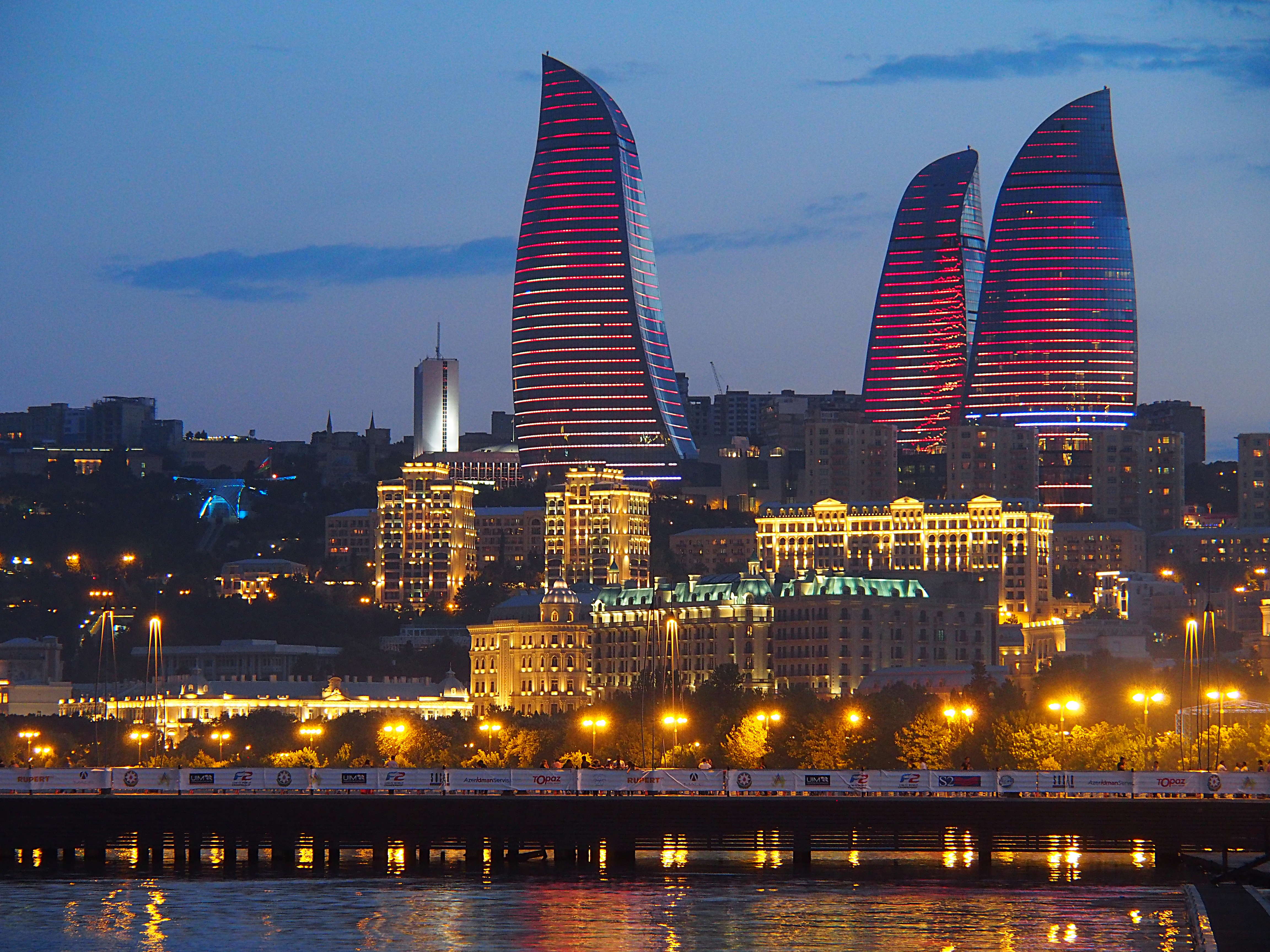 #6 FLAME TOWERS — The tallest skyscraper in Baku ...