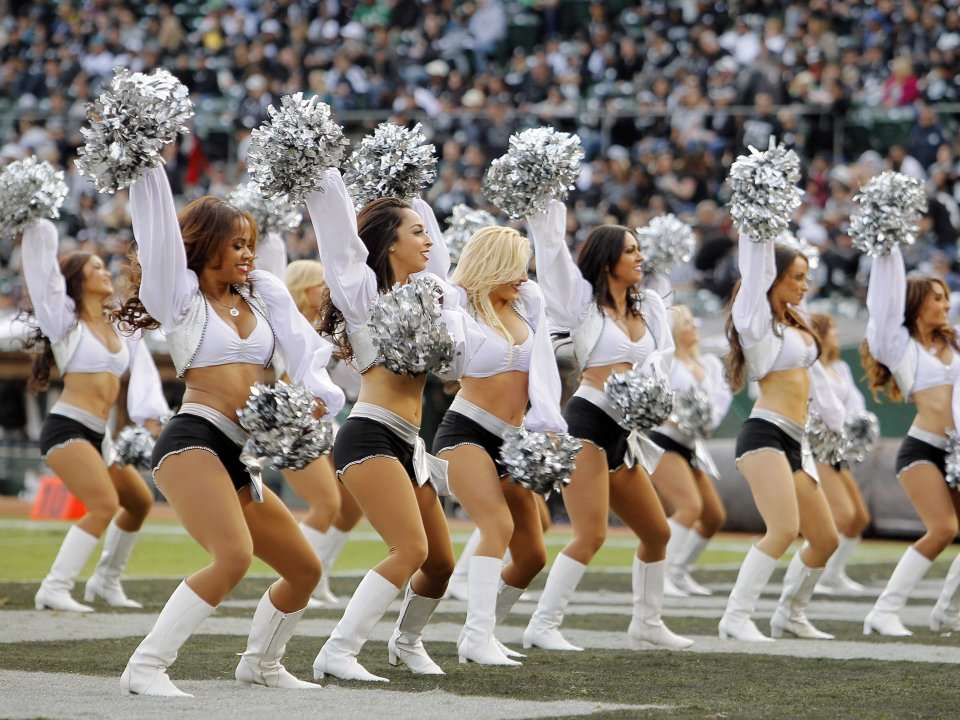 The Oakland Raiders Cheerleaders Are Getting A Raise Business Insider India