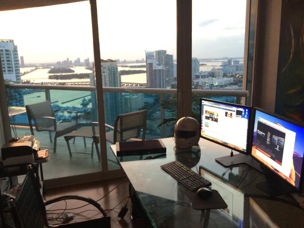 21 Awesome Home Trading Desk Setups From Around The World ...