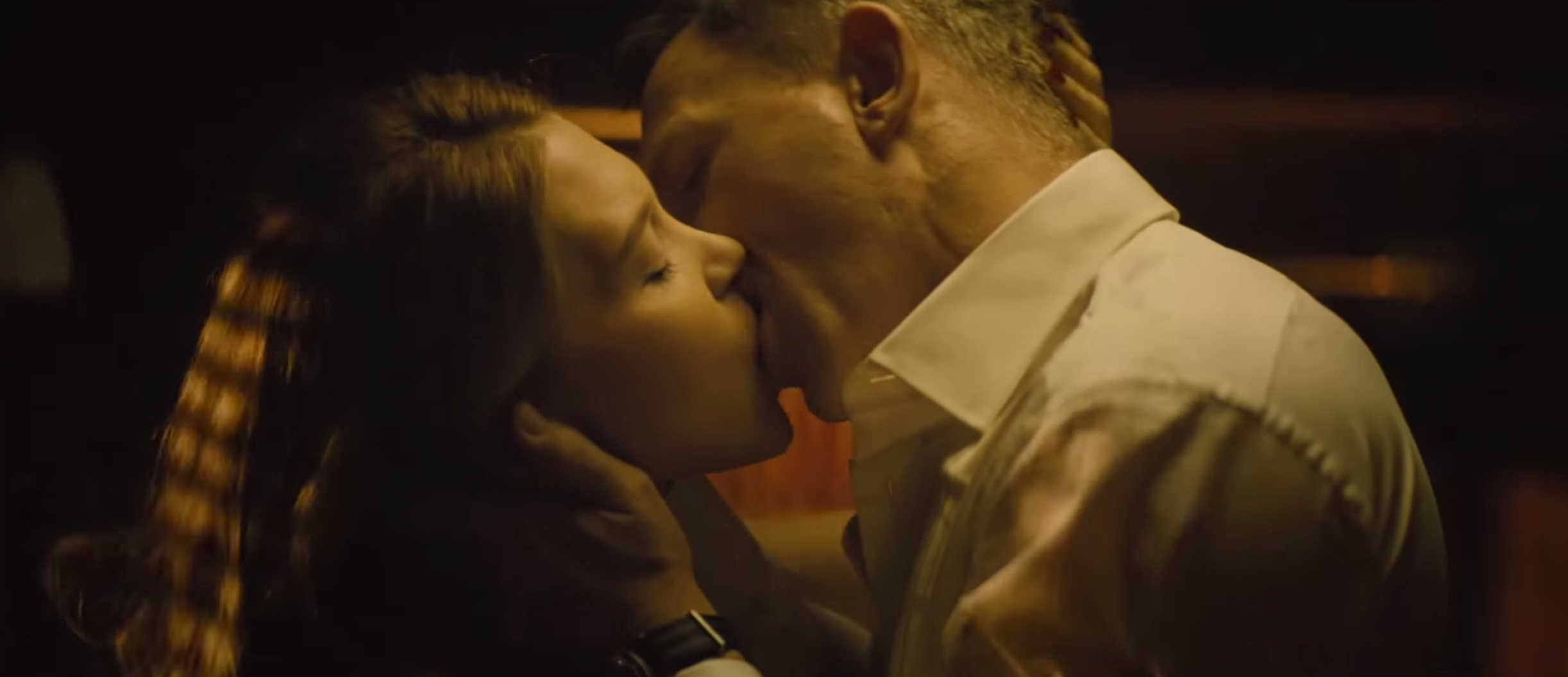 7 kiss. Агент 007 спектр Леа Сейду поцелуй. Леа Сейду 007.