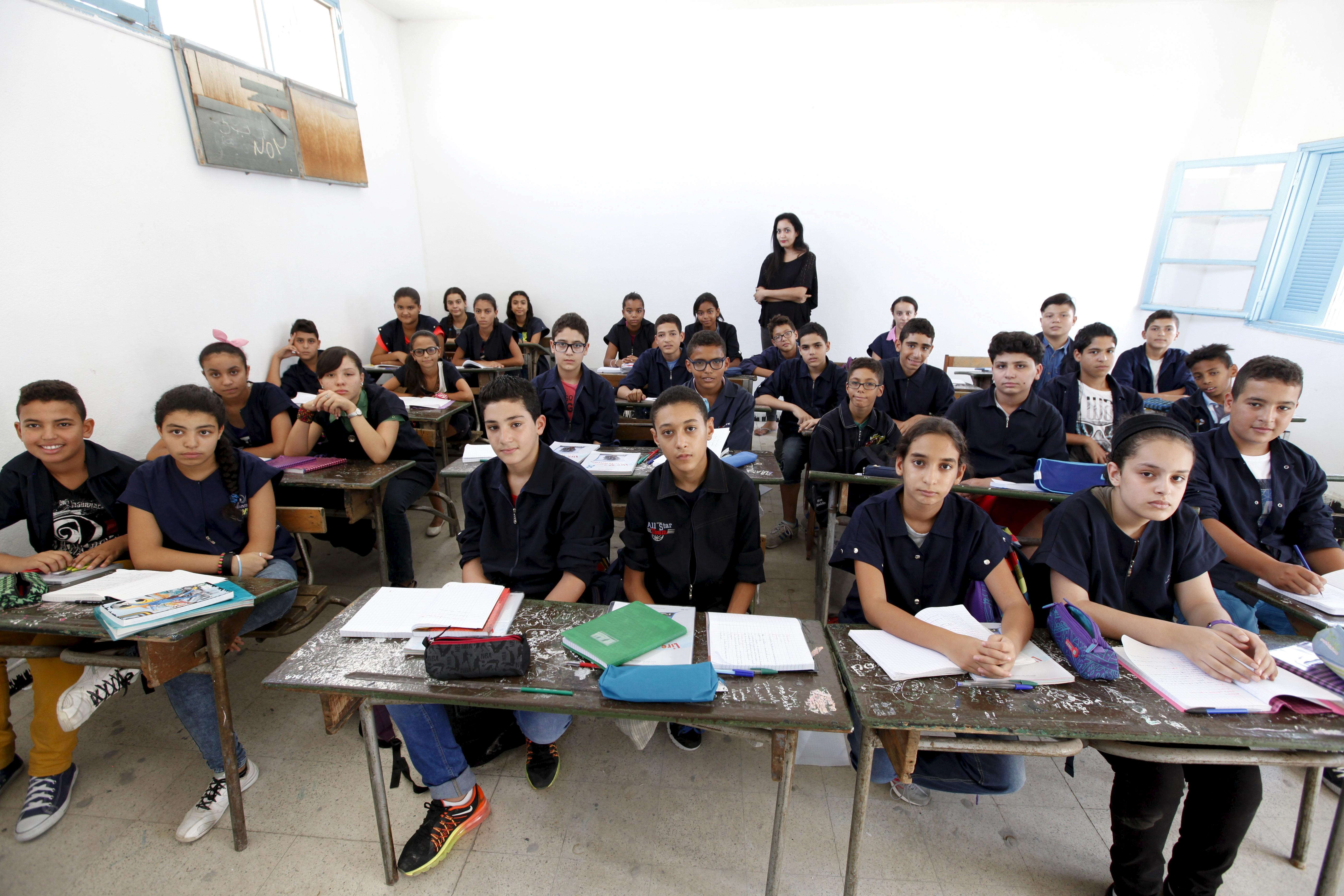 School the world best. Школы в Тунисе. Образование в Тунисе. Школьники Туниса. Школьные уроки в Тунисе.