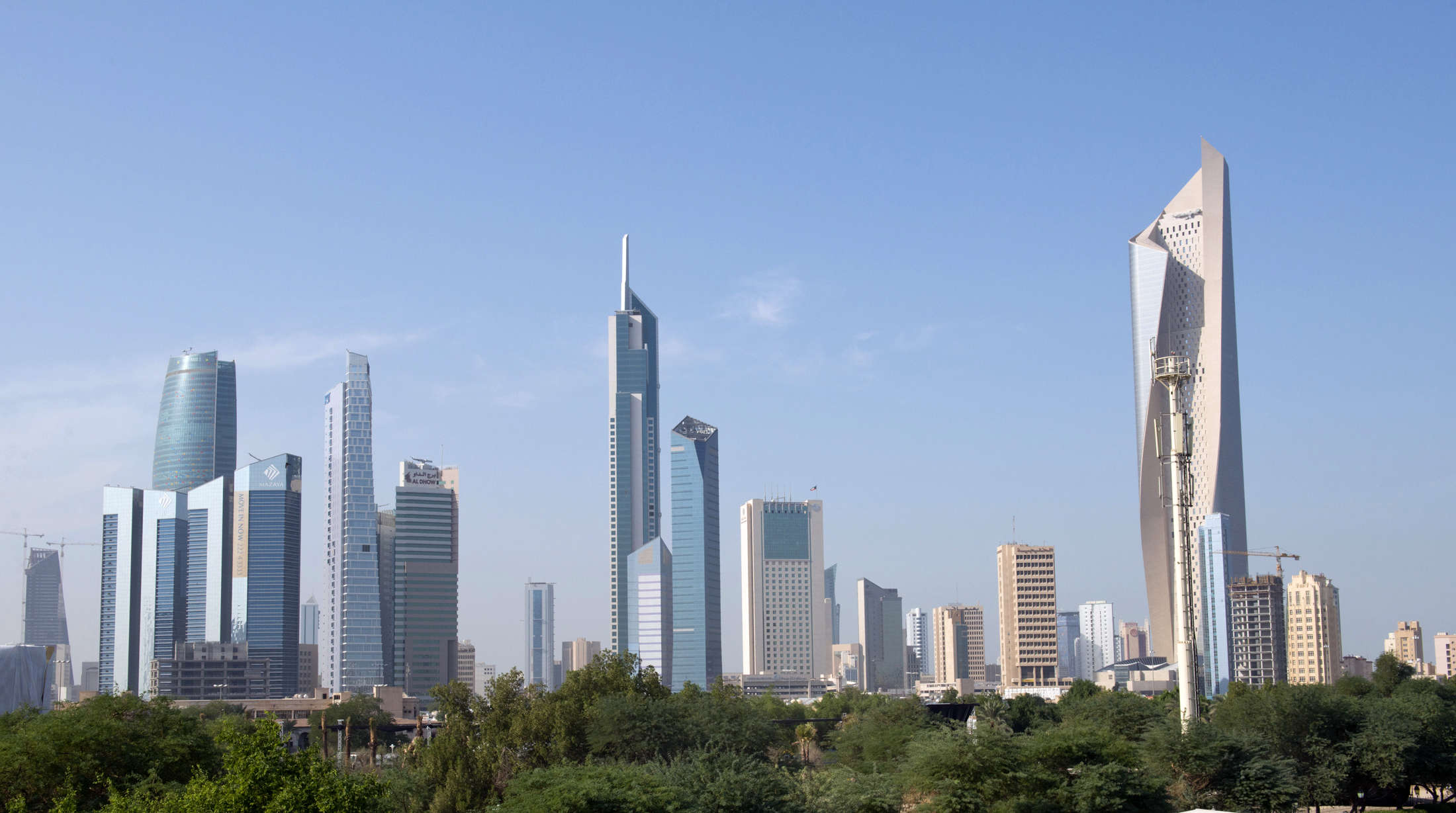 Кувейт язык. Башня Аль-ХАМРА. Эль Кувейт улицы. Башня Аль ХАМРА В Эль-Кувейте. Эль-Кувейт достопримечательности.
