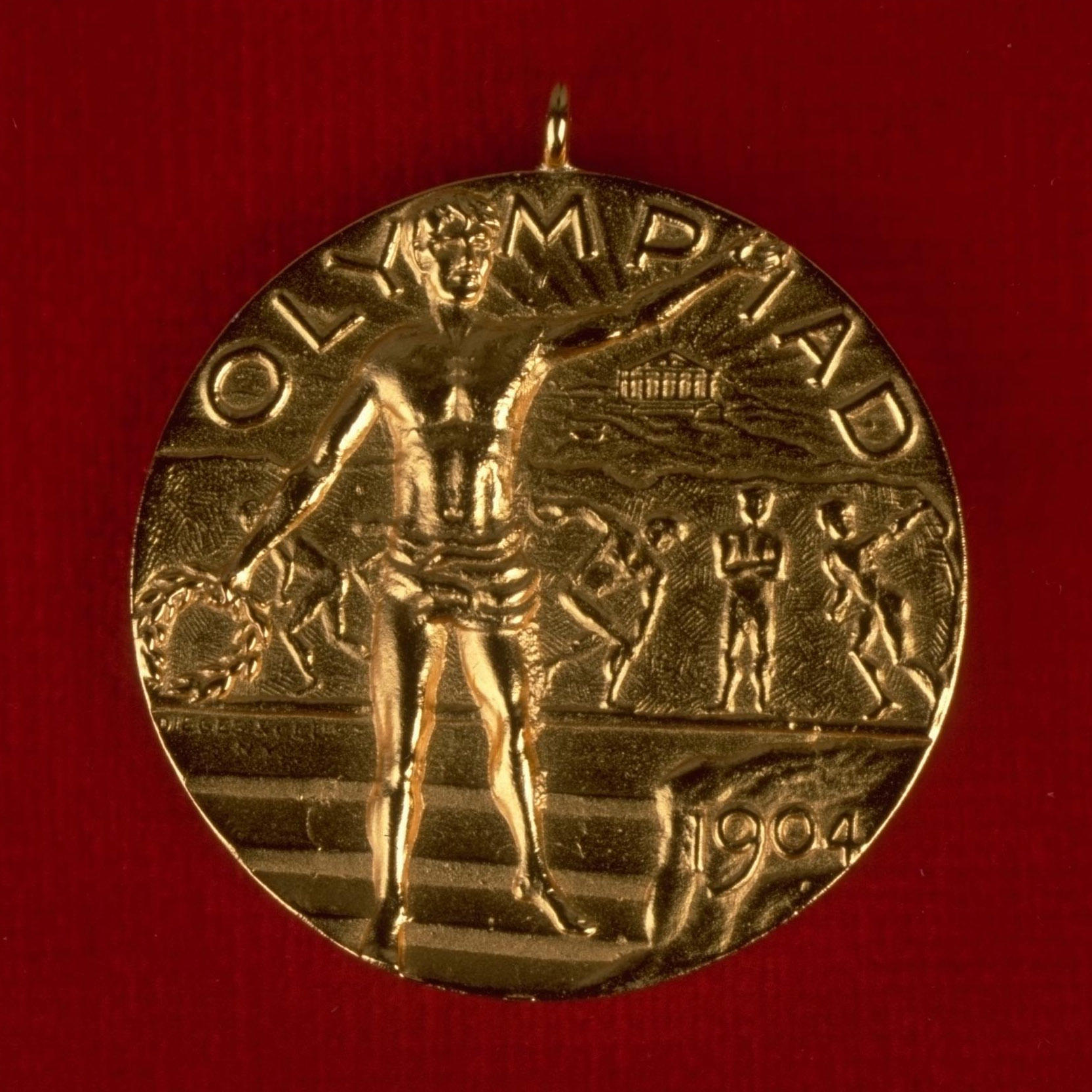 Первую золотую медаль на олимпийских играх