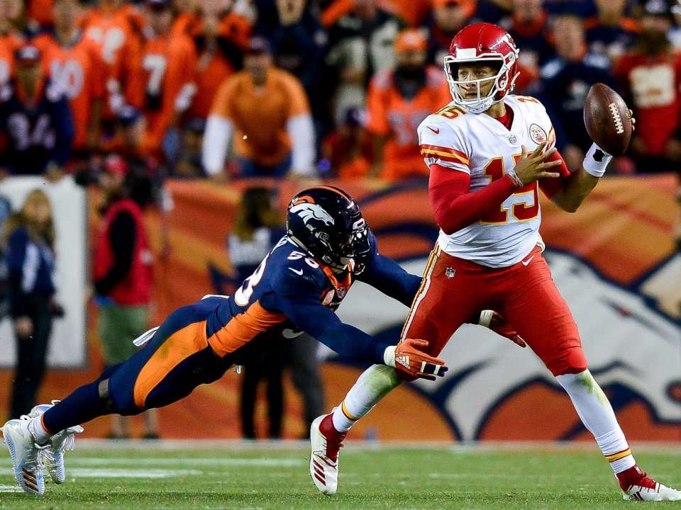 An anecdote from Patrick Mahomes' friends reveals the QB's ambidextrous ...