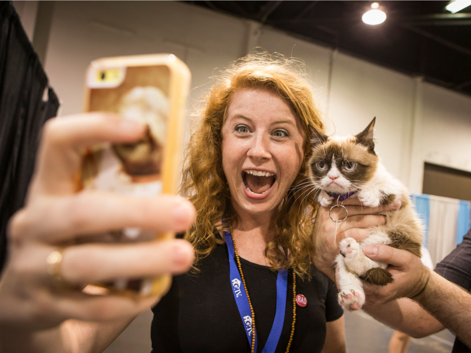 Woman Loses It Over 'Grumpy Cat' Filter On Snapchat