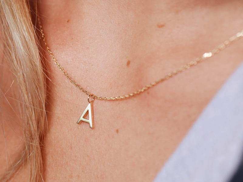 25 beautiful and affordable fine jewelry gifts she'll love - all under $500 | Business Insider India