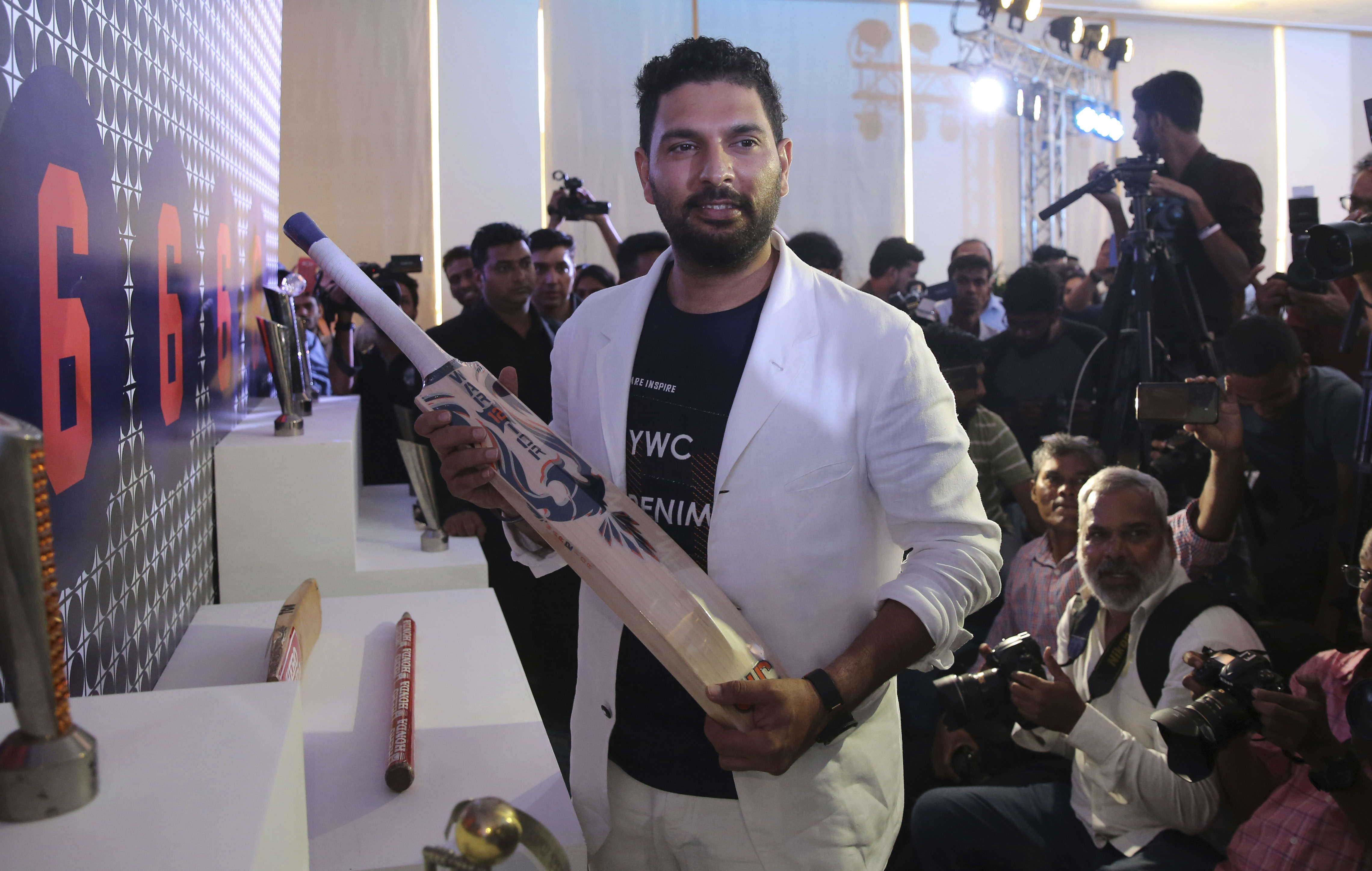 WATCH  Yuvraj Singh unveils his new hairstyle  Im loving the curls   YouTube
