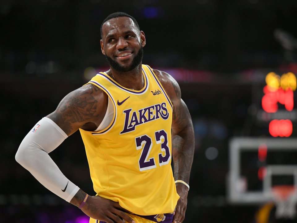 Lakers' LeBron James switching jersey number back to No. 23, National  Sports