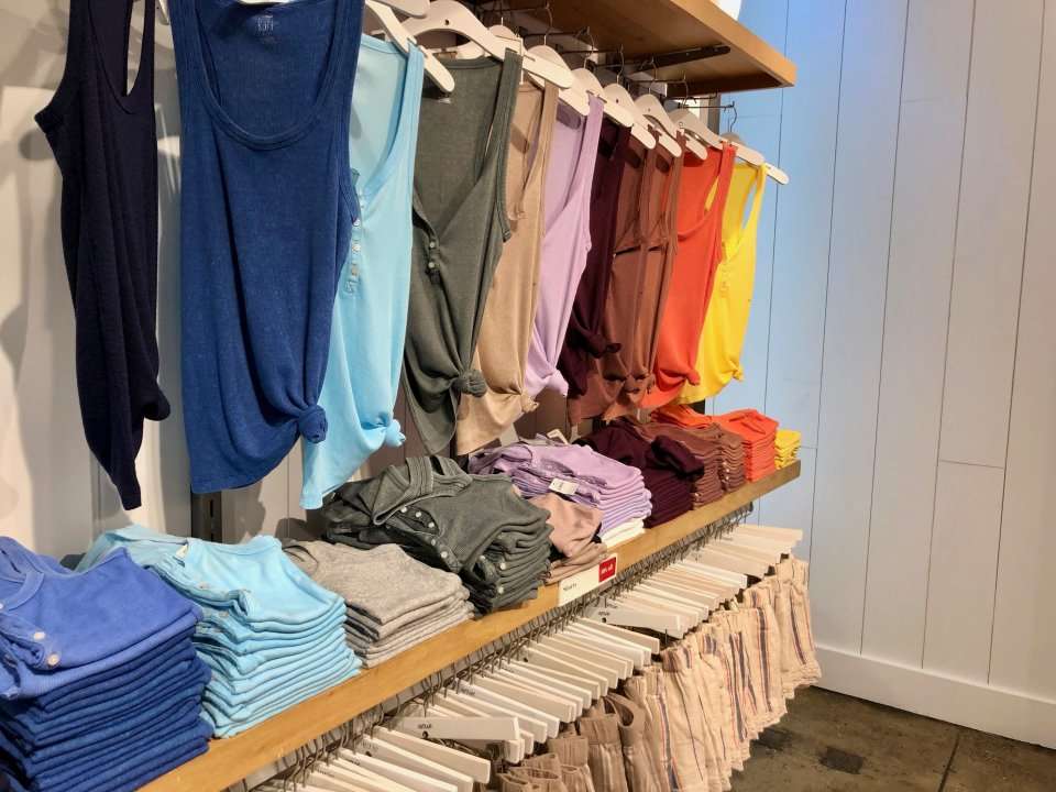 We shopped at American Eagle and Urban Outfitters to see why one teen  retailer is outperforming the other. The answer was clear.