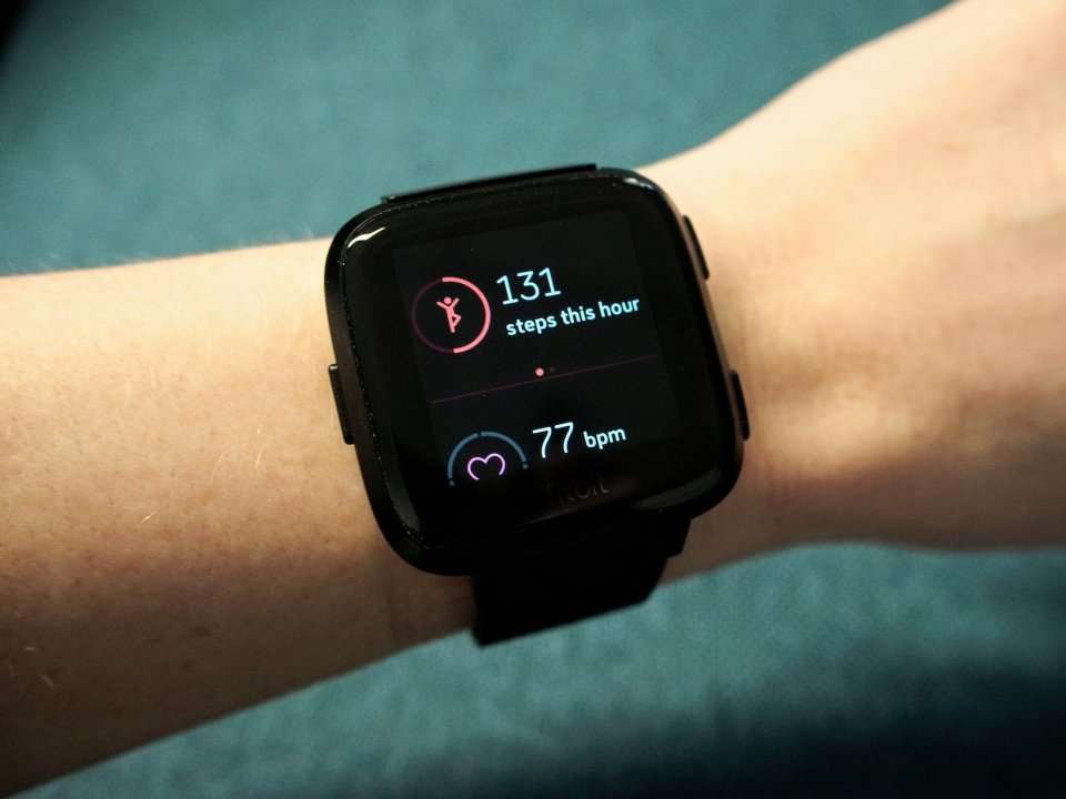 How to turn off your Fitbit Versa to conserve its battery, or restart ...