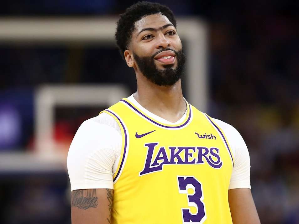 Lakers stand firm in economic storm