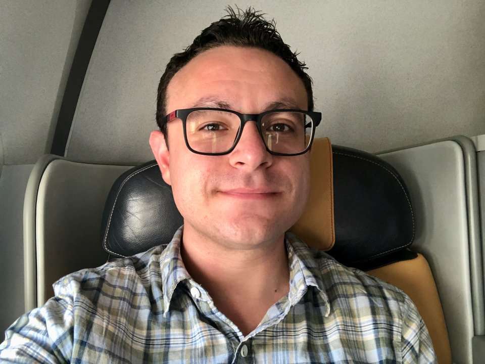 I flew in business class on Italy's struggling national airline, and was blown away by the comfortable seat an - Business Insider India
