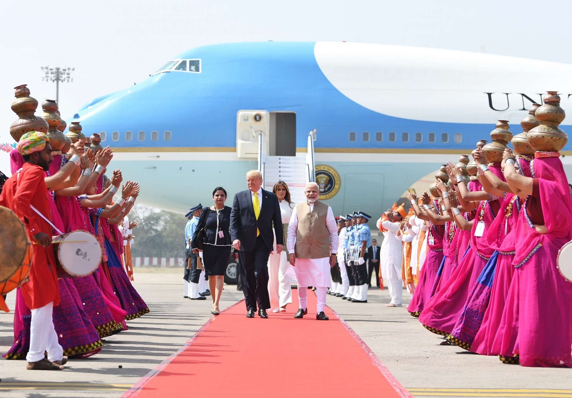 Checkout how President Trump's plane stands out from Narendra Modi's  official aircraft | Business Insider India